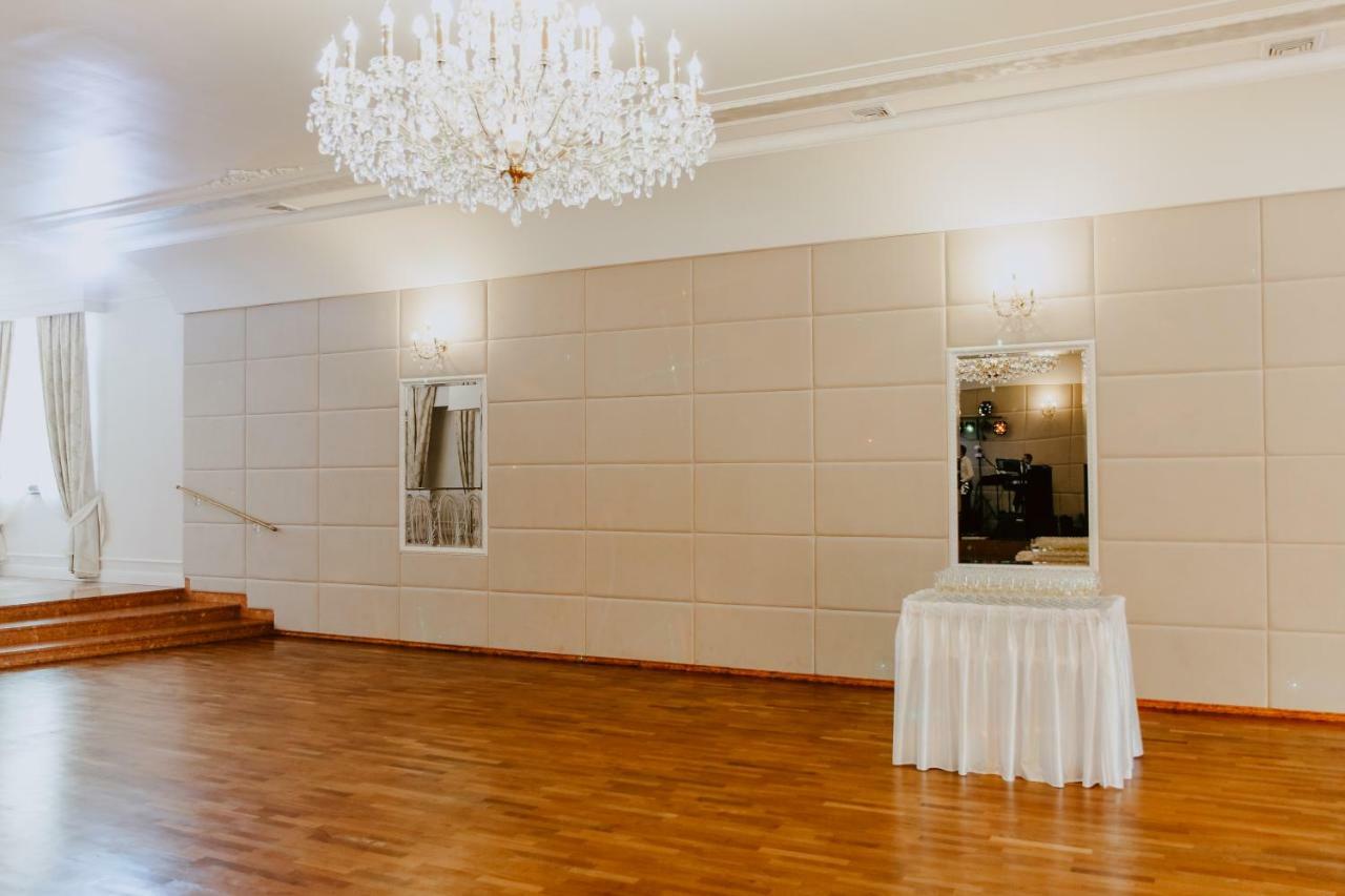 Hotel Kruk Smardzewice Exterior foto